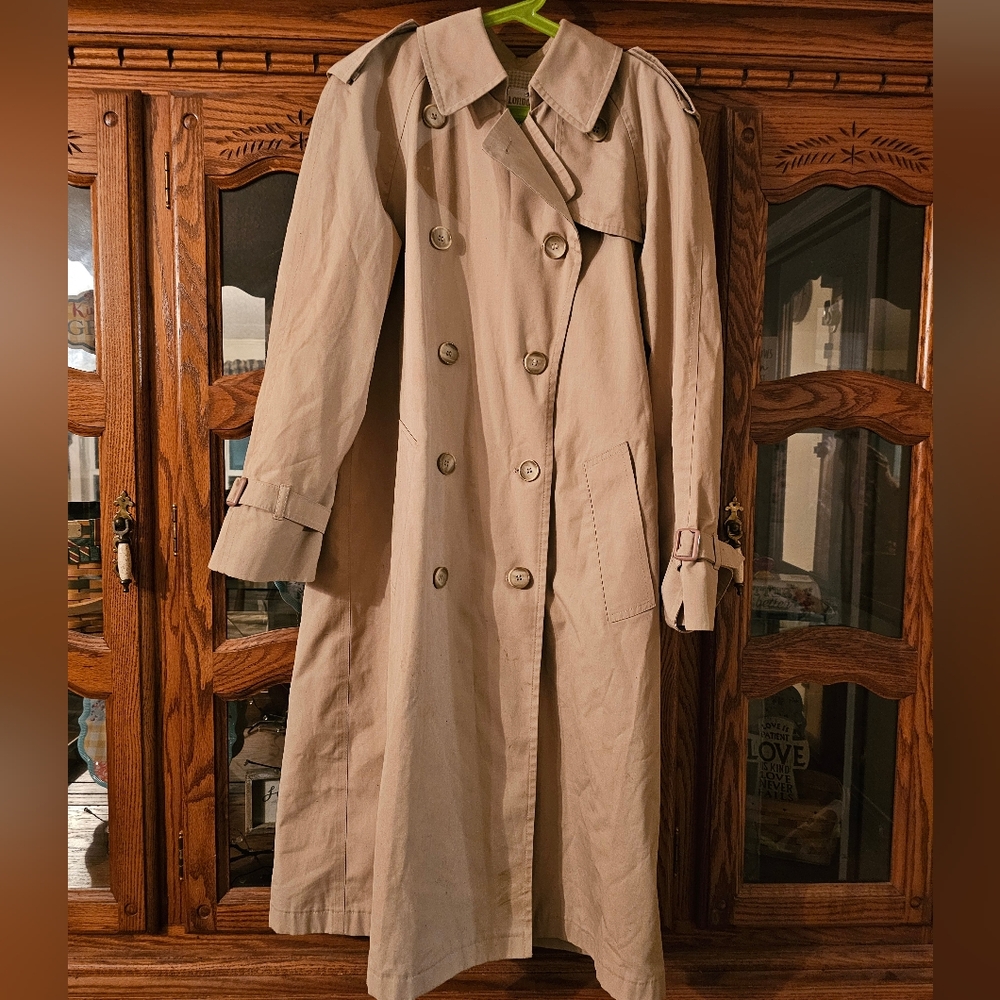 Classic Tan Trench Coat Size 6